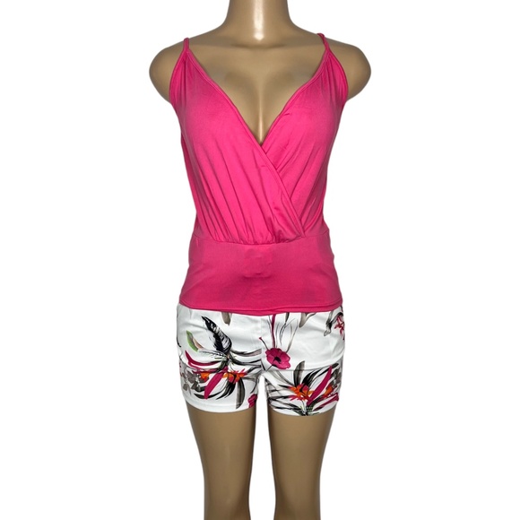 NWT 2 Pieces White and Pink Set for Women Size L Short with pockets and Wrap Top - Picture 2 of 8